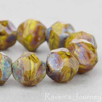 Baroque Central Cut (9mm) Gaspeite Opaque and Topaz Transparent Mix with Picasso Finish