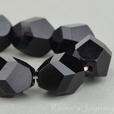 Nugget Cut (12mm) Jet Opaque