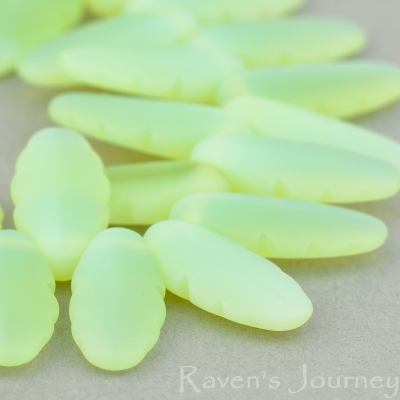 Retro Dagger (14x6mm) Green Opaline Matte-osx