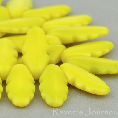 Retro Dagger (14x6mm) Yellow Green Mix Opaque