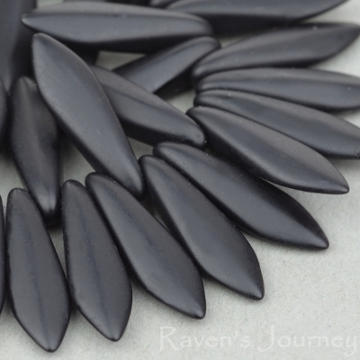 Medium Dagger (16x5mm) Jet Opaque Matte