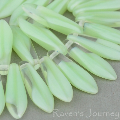 Medium Dagger (16x5mm) Mint Green (Vaseline) Crystal Mix Silk-osx