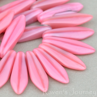 Medium Dagger (16x5mm) Pink Emerald Mix Opaque Transparent