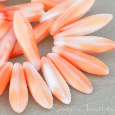 Medium Dagger (16x5mm) Orange White Mix Silk-osx