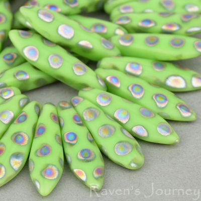 Medium Dagger (16x5mm) Retro Green Opaque Matte with Vitrail Dot