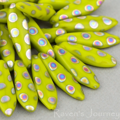 Medium Dagger (16x5mm) Gaspeite Opaque Matte with Vitrail Dot