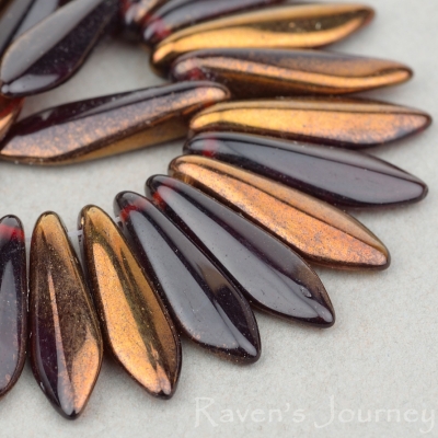 Medium Dagger (16x5mm) Garnet Red Transparent with Bronze-osx