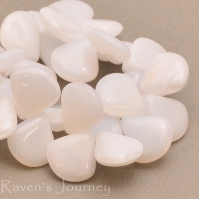 Briolette (12x11mm) White Silk