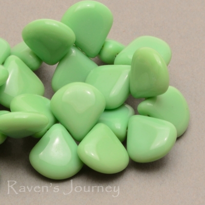 Briolette (12x11mm) Retro Green Opaque