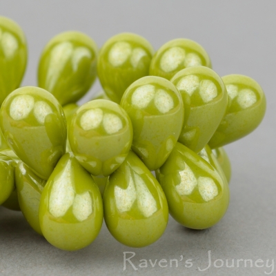 Pressed Drop (9x6mm) Gaspeite Opaque with Luster