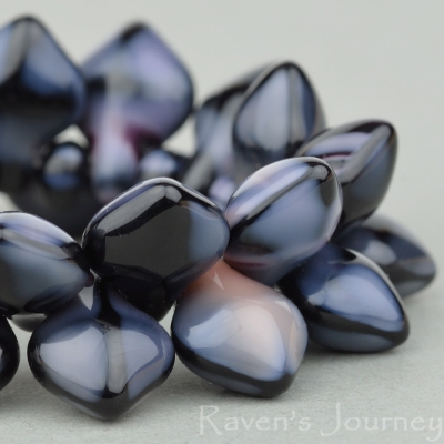 Spade (11x8mm) Jet Pink Mix Opaque Silk