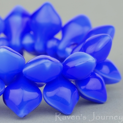 Spade (11x8mm) Cobalt White Mix Opaque
