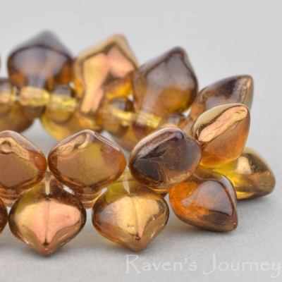Spade (11x8mm) Amber Transparent with Bronze
