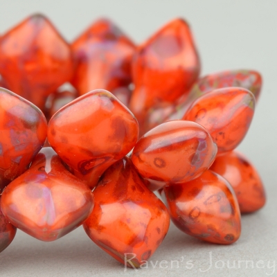 Spade (11x8mm) Orange Silk with Picasso Fullcoat-osx