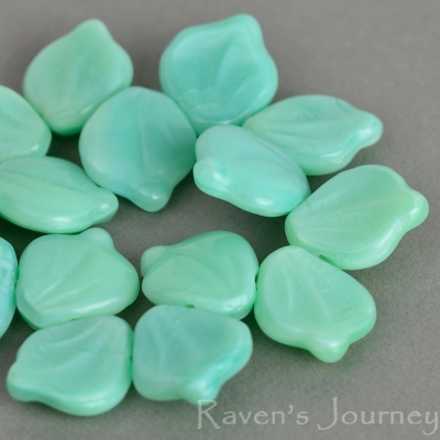 Wide Leaf (15x12mm) Turquoise (Uranium) Silk