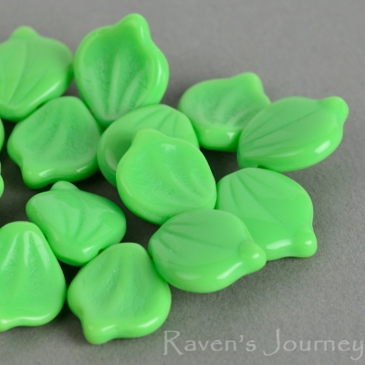 Wide Leaf (15x12mm) Retro Green Opaque