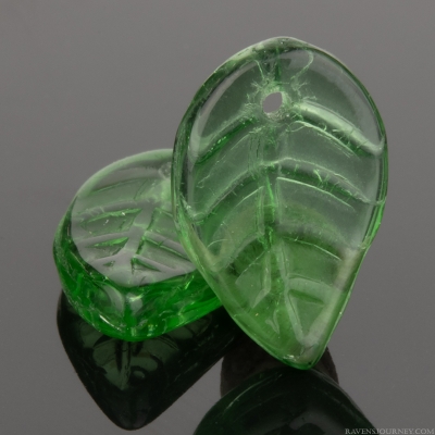 Top Drilled Leaf (12x8mm) Tourmaline Green Transparent