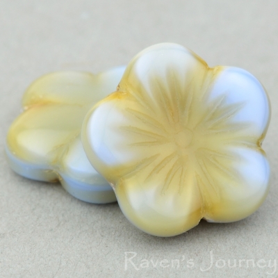 Flat Flower (14mm) Blue Amber Mix Opaque Transparent