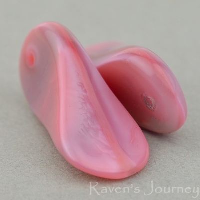 Duckbill (9x18mm) Pink Emerald Green Mix Silk