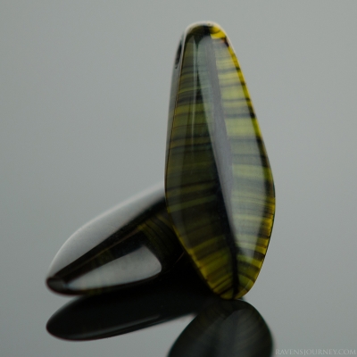 Large Dagger (17x7mm) Jet Amber Mix Opaque-osx