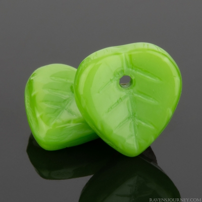 Top Drilled Heart Shaped Leaf (9mm) Green Silk