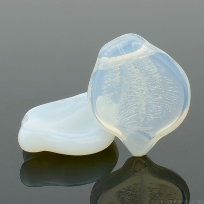 Wide Leaf (15x12mm) Antique White Opaline