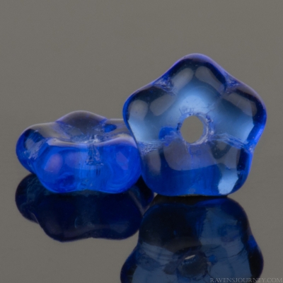 Center Drilled Flat Flower Spacer (5x2mm) Vibrant Cobalt Blue Transparent-osx