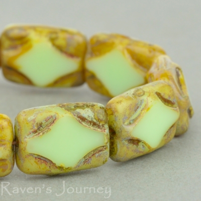 Rectangle with Diamond (12x8mm) Green Uranium Mint Opaque with Picasso