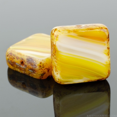 Square (11mm) Mustard White Mix with Picasso