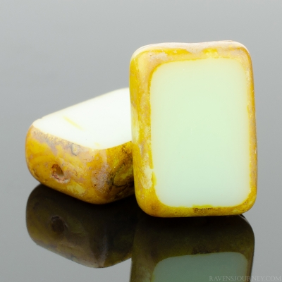 Rectangle (12x8mm) Green Uranium Opaque with Picasso-osx