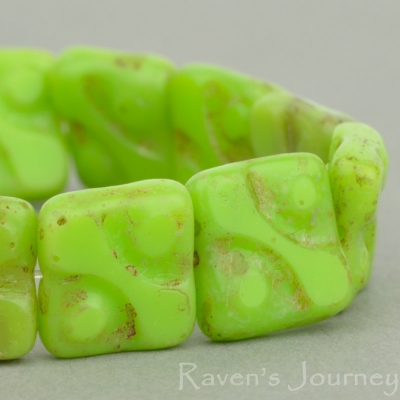 Yin Yang Square (11mm) Green Opaque with Picasso