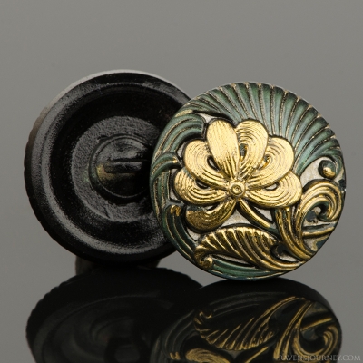 (18mm) Round Flower Design Tourmaline Green Antiqued with Gold Paint