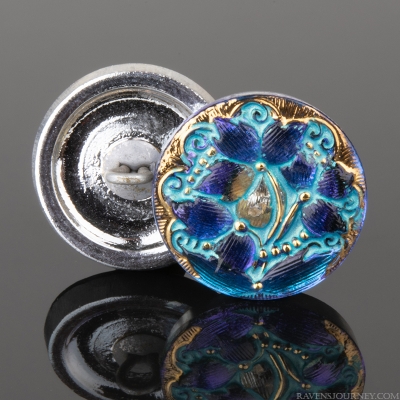 (18mm) Round Lacy 3 Flowers Tanzanite Purple Blue with Aqua Wash and Gold Paint