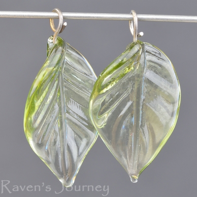 Lampwork Leaf (18mm) Tourmaline Green