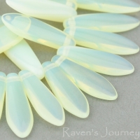 Medium Dagger (16x5mm) Yellow Uranium Opaline-osx