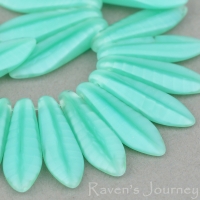 Medium Dagger (16x5mm) Turquoise Vaseline Silk Stripe-osx