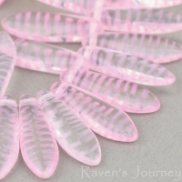 Medium Dagger (16x5mm) Crystal Pink Stripe Transparent-osx
